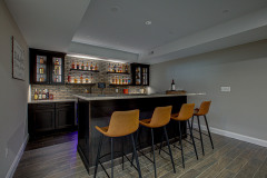 grand-spacious-basement-bar-001