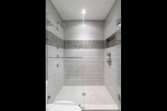 Light-Up-Your-Day-with-this-Master-Bathroom-05
