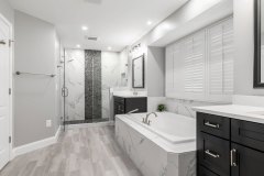 Sit-and-Soak-in-this-Classic-Master-Bath-02