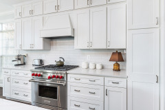 Stunning-White-and-Navy-Kitchen-04